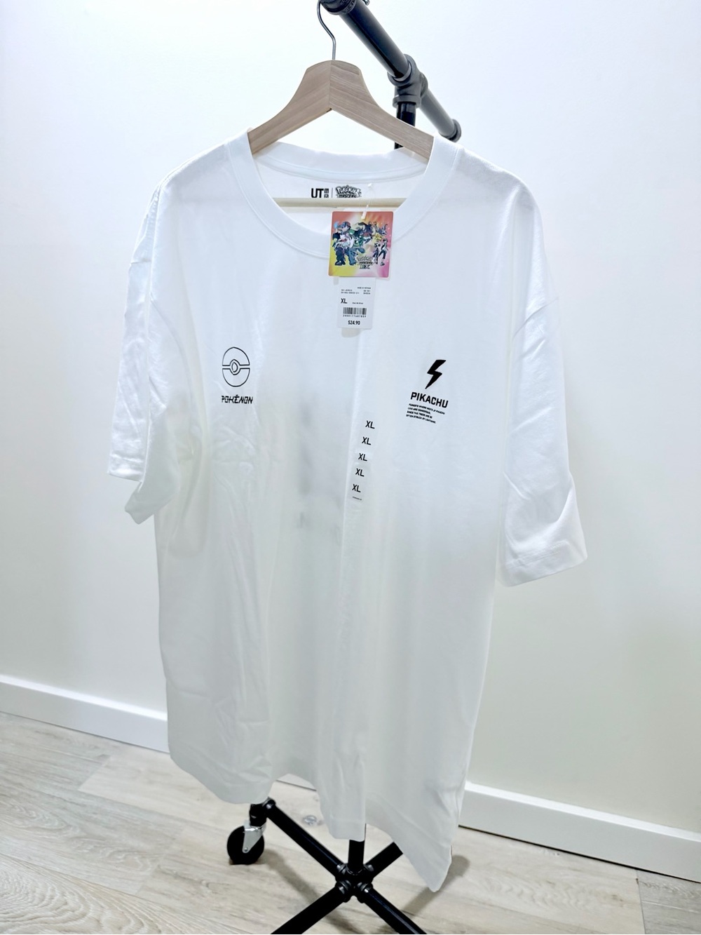 Pokémon Masters Crewneck T Shirt - Picture 3 of 4